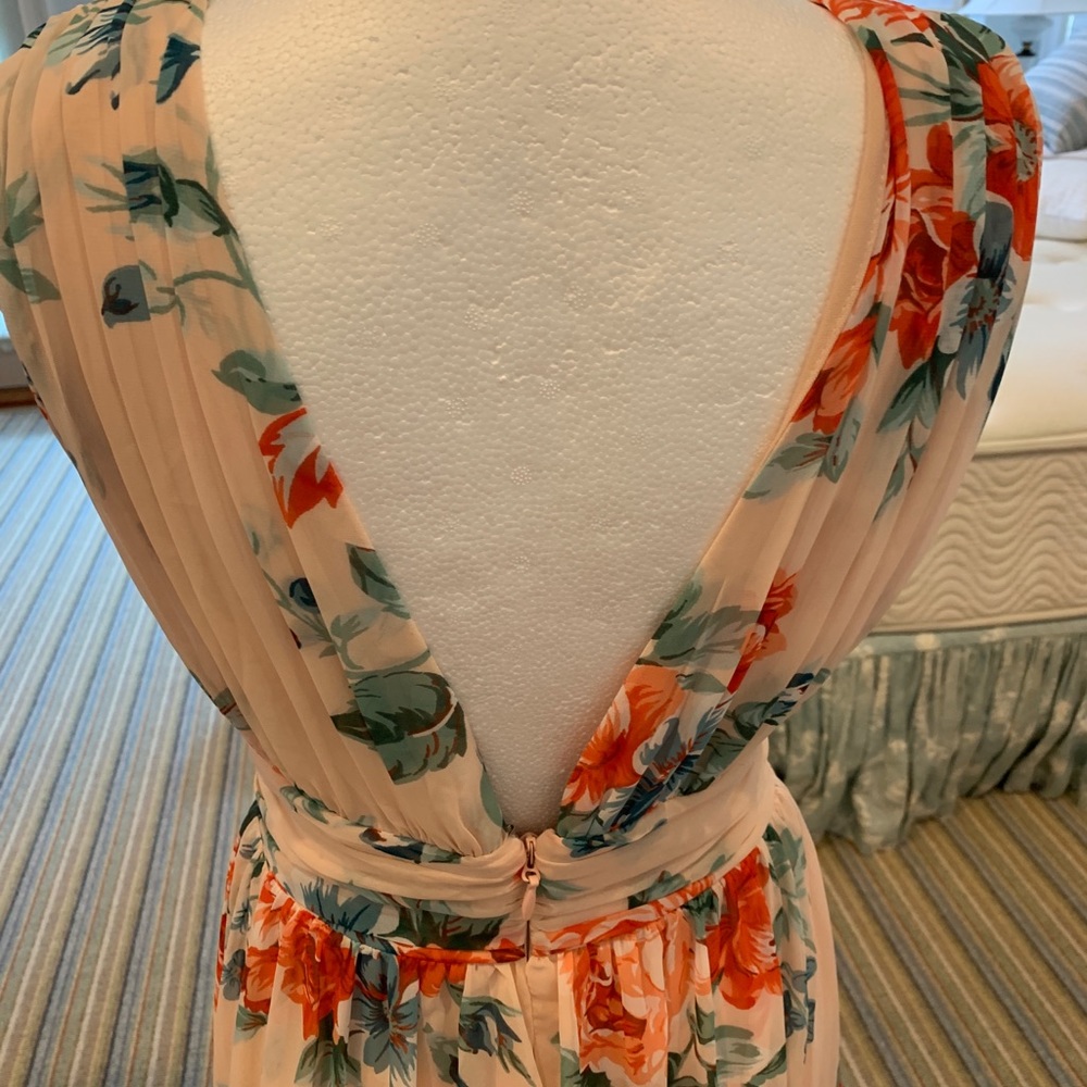 LULUs— deep v maxi
